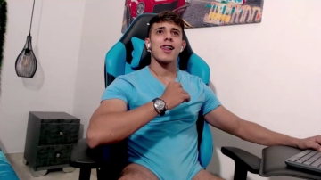 Ashton_Coleman_  19-12-2021 video beautiful